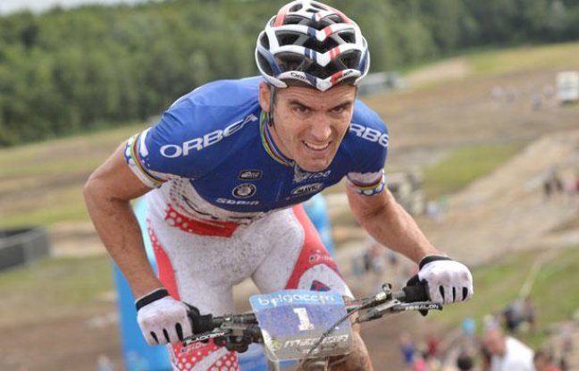 Le Français Julien Absalon, le 4 août 2012, à Boom, en Belgique. Le Français Julien Absalon, le 4 août 2012, à Boom, en Belgique.