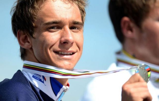 Bryan Coquard, deuxième de la course en ligne des Championnats du monde espoirs (moins de 23 ans) de cyclisme sur route, samedi, à Valkenburg, a ajouté une nouvelle médaille d'argent à sa collection, moins de deux mois après son podium dans l'omnium sur la piste aux JO de Londres. Bryan Coquard, deuxième de la course en ligne des Championnats du monde espoirs (moins de 23 ans) de cyclisme sur route, samedi, à Valkenburg, a ajouté une nouvelle médaille d'argent à sa collection, moins de deux mois après son podium dans l'omnium sur la piste aux JO de Londres.