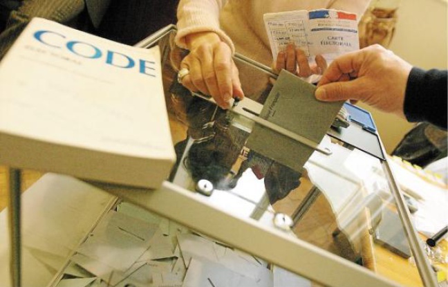 Dans les Alpes-Maritimes, 745 288 Azuréens sont inscrits sur les listes électorales. Dans les Alpes-Maritimes, 745 288 Azuréens sont inscrits sur les listes électorales.