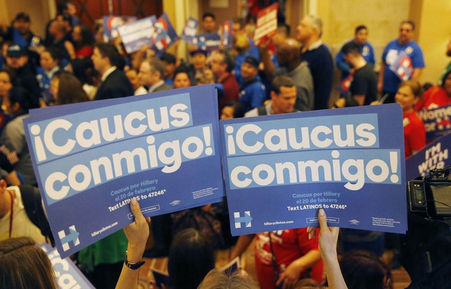 Des supporters d'Hillary Clinton, lors du caucus dans l'état du Nevada, le 20 février 2016. Des supporters d'Hillary Clinton, lors du caucus dans l'état du Nevada, le 20 février 2016.