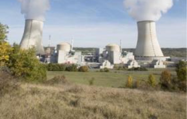 A la centrale de Civaux (Vienne), le faible débit de la rivière est susceptible de poser des problèmes de refroidissement. A la centrale de Civaux (Vienne), le faible débit de la rivière est susceptible de poser des problèmes de refroidissement.