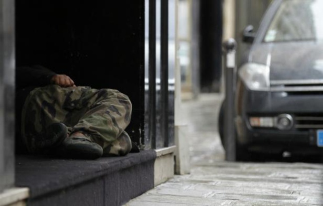 Un SDF à Paris, le 31 mai 2015 Un SDF à Paris, le 31 mai 2015