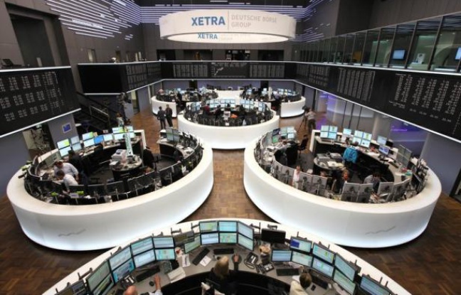 Les principales Bourses européennes ont démarré la semaine dans le rouge lundi, déprimées par une intensification des craintes sur la croissance mondiale et par la persistance de la crise des dettes en zone euro. Les principales Bourses européennes ont démarré la semaine dans le rouge lundi, déprimées par une intensification des craintes sur la croissance mondiale et par la persistance de la crise des dettes en zone euro.
