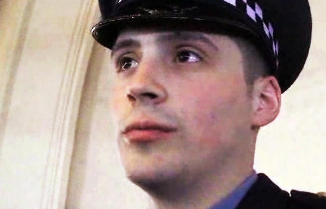Le policier Robert Rialmo, dans une vidéo de 2013. Le policier Robert Rialmo, dans une vidéo de 2013.