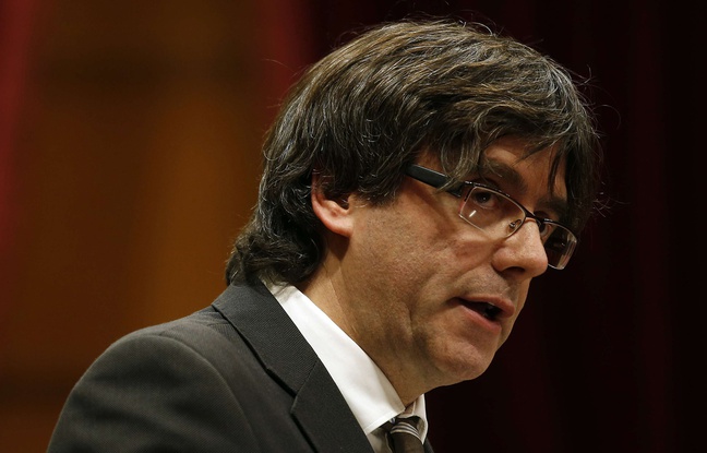 Carles Puigdemont le 10 janvier 2016. Carles Puigdemont le 10 janvier 2016.