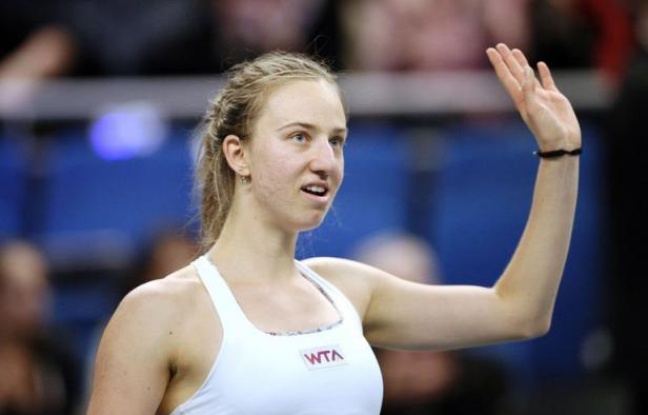 L'Allemande Mona Barthel a battu la Française Kristina Mladenovic en deux sets (6-1, 6-4), samedi en demi-finales de l'Open GDF-Suez et retrouvera l'Italienne Sara Errani pour le titre dimanche à Coubertin. L'Allemande Mona Barthel a battu la Française Kristina Mladenovic en deux sets (6-1, 6-4), samedi en demi-finales de l'Open GDF-Suez et retrouvera l'Italienne Sara Errani pour le titre dimanche à Coubertin.
