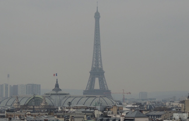 Illustration de la pollution sur Paris, le 19 mars 2015. Illustration de la pollution sur Paris, le 19 mars 2015.
