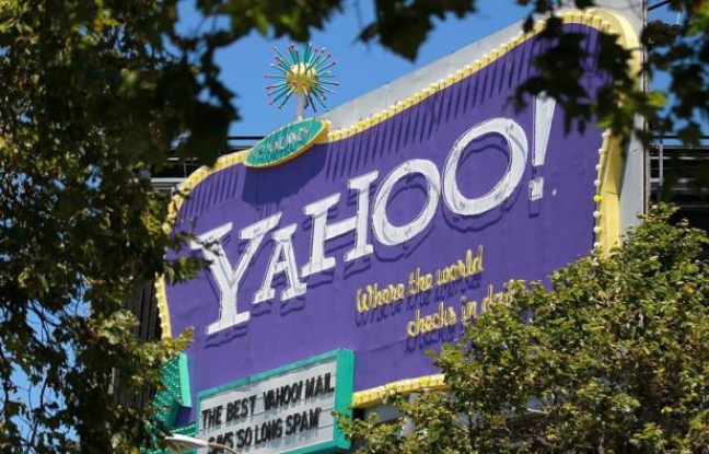 Le groupe internet américain Yahoo! a annoncé dimanche avoir nommé à titre temporaire un nouveau directeur général, Ross Levinsohn, qui remplace Scott Thompson à peine cinq mois après l'arrivée de celui-ci à la tête de l'entreprise. Le groupe internet américain Yahoo! a annoncé dimanche avoir nommé à titre temporaire un nouveau directeur général, Ross Levinsohn, qui remplace Scott Thompson à peine cinq mois après l'arrivée de celui-ci à la tête de l'entreprise.
