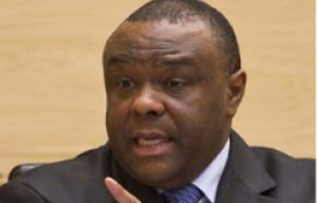 Jean-Pierre Bemba est jugé pour crimes de guerre et crimes contre l'humanité. Jean-Pierre Bemba est jugé pour crimes de guerre et crimes contre l'humanité.