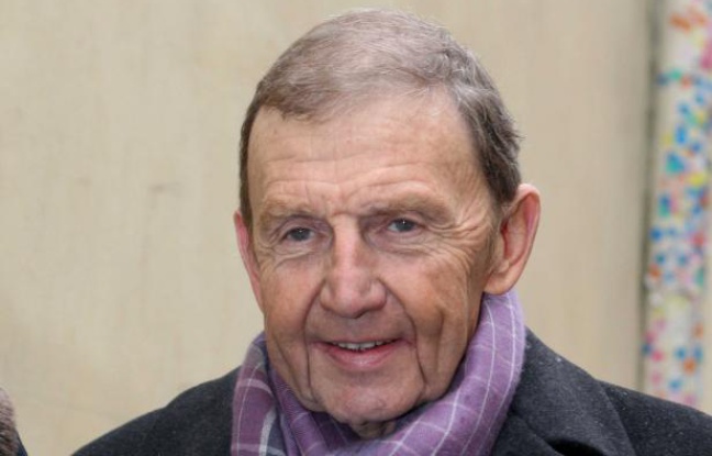 Etienne Mougeotte le 4 novembre 2011. Etienne Mougeotte le 4 novembre 2011.