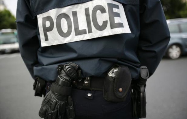 Une joggeuse a trouvé jeudi soir pendant son footing dans le bois de Vincennes une jambe humaine coupée au niveau de la cheville en état de décomposition, a-t-on appris vendredi de sources policières. Une joggeuse a trouvé jeudi soir pendant son footing dans le bois de Vincennes une jambe humaine coupée au niveau de la cheville en état de décomposition, a-t-on appris vendredi de sources policières.