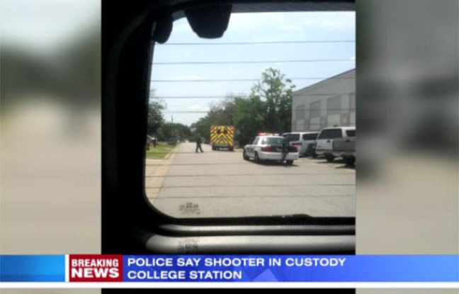 Capture d'écran d'une vidéo de KHOU.com: Photo prise le 13 août 2012 près de l'université Texas A&M après une fusillade. Capture d'écran d'une vidéo de KHOU.com: Photo prise le 13 août 2012 près de l'université Texas A&M après une fusillade.