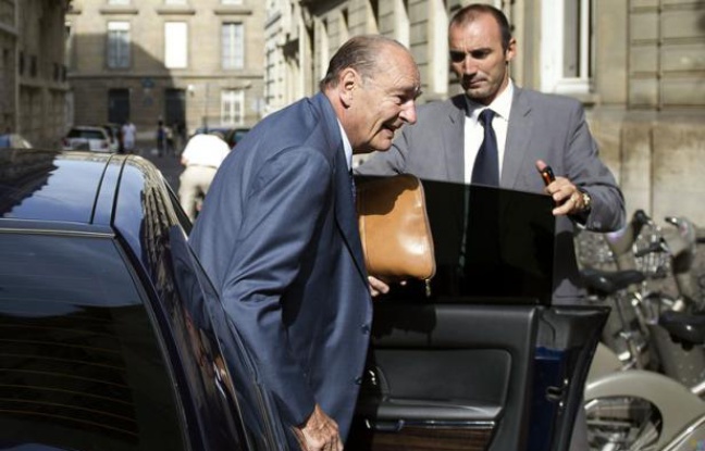 Jacques Chirac à son arrivée à son bureau parisien le 1 septembre 2011 Jacques Chirac à son arrivée à son bureau parisien le 1 septembre 2011