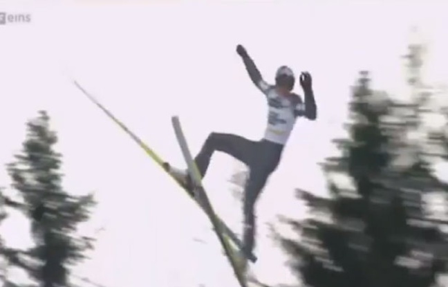 Thomas Morgenstern lors de sa chute à Kulm (Autriche), le 10 janvier 2014. Thomas Morgenstern lors de sa chute à Kulm (Autriche), le 10 janvier 2014.