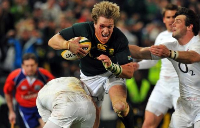 L'Afrique du Sud a opté pour la continuité, avec un seul changement par rapport au premier test gagné (22-17) la semaine dernière, pour tenter de battre à nouveau samedi (15h00 GMT) le XV d'Angleterre, qui a chamboulé ses lignes arrières, samedi à l'Ellis Park de Johannesburg L'Afrique du Sud a opté pour la continuité, avec un seul changement par rapport au premier test gagné (22-17) la semaine dernière, pour tenter de battre à nouveau samedi (15h00 GMT) le XV d'Angleterre, qui a chamboulé ses lignes arrières, samedi à l'Ellis Park de Johannesburg