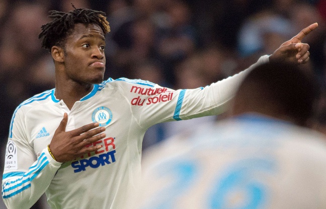 Marseille's Belgian forward Michy Batshuayi celebrates after scoring a goal during the French L1 football match between Olympique de Marseille (OM) and Gazelec-Ajaccio on December 13, 2015 at the Velodrome stadium in Marseille, southern France. AFP PHOTO / BERTRAND LANGLOIS Marseille's Belgian forward Michy Batshuayi celebrates after scoring a goal during the French L1 football match between Olympique de Marseille (OM) and Gazelec-Ajaccio on December 13, 2015 at the Velodrome stadium in Marseille, southern France. AFP PHOTO / BERTRAND LANGLOIS