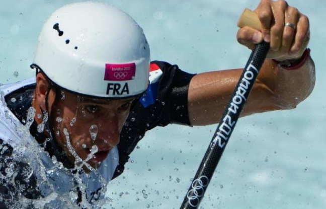 Le double champion olympique Tony Estanguet a réussi son entrée aux JO de Londres, en terminant 2e ex aequo de la première manche de qualification du slalom en C1, quand le médaillé d'or à Pékin, le Slovaque Michal Martikan, terminait avant-dernier, dimanche sur le bassin de Lee Valley. Le double champion olympique Tony Estanguet a réussi son entrée aux JO de Londres, en terminant 2e ex aequo de la première manche de qualification du slalom en C1, quand le médaillé d'or à Pékin, le Slovaque Michal Martikan, terminait avant-dernier, dimanche sur le bassin de Lee Valley.