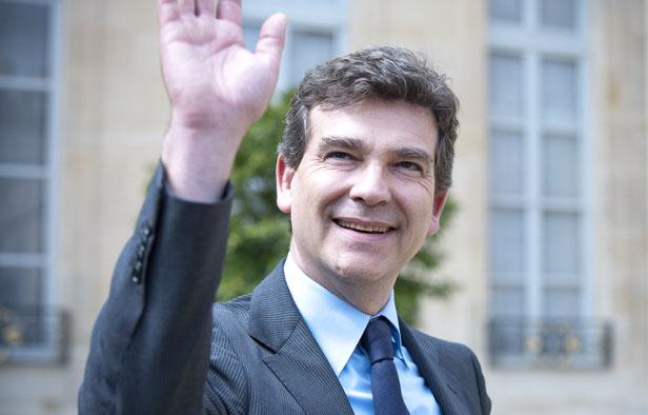 Arnaud Montebourg à la sortie du conseil des ministres, le 23 mai 2012. Arnaud Montebourg à la sortie du conseil des ministres, le 23 mai 2012.