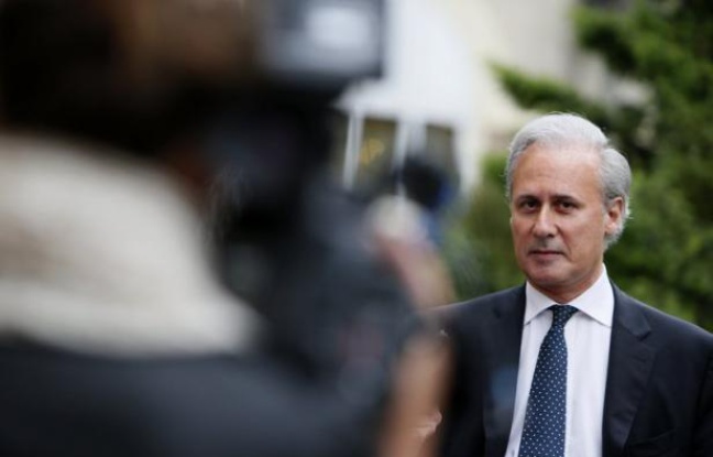 Georges Tron, maire UMP de Draveil (Essonne), a été condamné vendredi pour diffamation par le juge des référés d'Evry, devant lequel il était assigné par Jacques et Philippe Olivier, qui étaient candidats (SE) contre lui aux législatives, a-t-on appris auprès du tribunal d'Evry. Georges Tron, maire UMP de Draveil (Essonne), a été condamné vendredi pour diffamation par le juge des référés d'Evry, devant lequel il était assigné par Jacques et Philippe Olivier, qui étaient candidats (SE) contre lui aux législatives, a-t-on appris auprès du tribunal d'Evry.