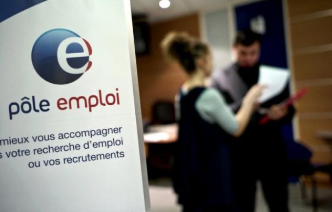Trois ans après sa création, Pôle emploi aborde cette semaine une nouvelle phase, avec la présentation au conseil d'administration d'une feuille de route pour 2012-2014 et d'un nouveau directeur, Jean Bassères, actuel chef de l'Inspection générale des finances. Trois ans après sa création, Pôle emploi aborde cette semaine une nouvelle phase, avec la présentation au conseil d'administration d'une feuille de route pour 2012-2014 et d'un nouveau directeur, Jean Bassères, actuel chef de l'Inspection générale des finances.