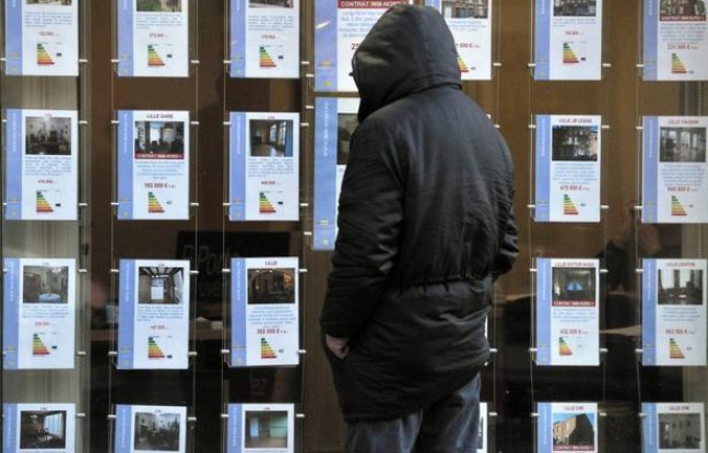 Traditionnellement le marché des transactions immobilières dans l'ancien (800.000 en 2011) se partage entre les ventes entre agences immobilières (50%), notaires (10%) et particuliers (40%). Traditionnellement le marché des transactions immobilières dans l'ancien (800.000 en 2011) se partage entre les ventes entre agences immobilières (50%), notaires (10%) et particuliers (40%).