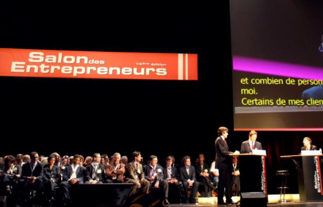 Bill Gates anime une conférence lors du désormais traditionnel Salon des entrepreneurs. Bill Gates anime une conférence lors du désormais traditionnel Salon des entrepreneurs.