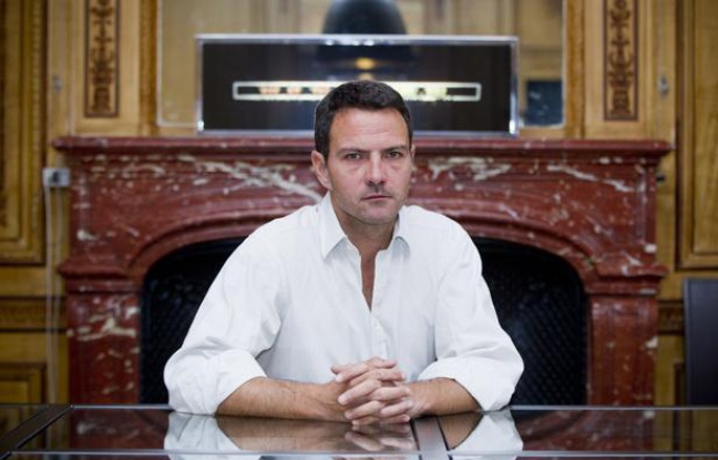 Jérôme Kerviel en interview dans le bureau de son avocat Me Koubbi, le 9 septembre 2013 à Paris. Jérôme Kerviel en interview dans le bureau de son avocat Me Koubbi, le 9 septembre 2013 à Paris.