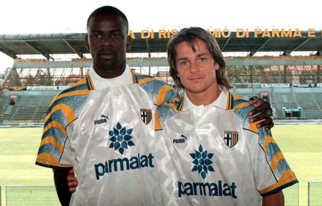 Daniel Bravo sous le maillot de Parme avec Lilian Thuram, en mai 1996. Daniel Bravo sous le maillot de Parme avec Lilian Thuram, en mai 1996.