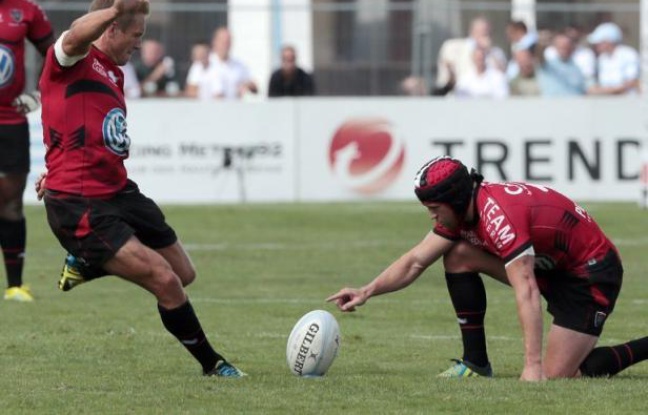 Le RC Toulon vise un sixième succès consécutif avec la réception de Castres samedi au Stade Mayol tandis que le Stade Français doit impérativement l'emporter face à Perpignan pour éviter une crise ouverte, samedi lors de la 6e journée du Top 14 de rugby. Le RC Toulon vise un sixième succès consécutif avec la réception de Castres samedi au Stade Mayol tandis que le Stade Français doit impérativement l'emporter face à Perpignan pour éviter une crise ouverte, samedi lors de la 6e journée du Top 14 de rugby.