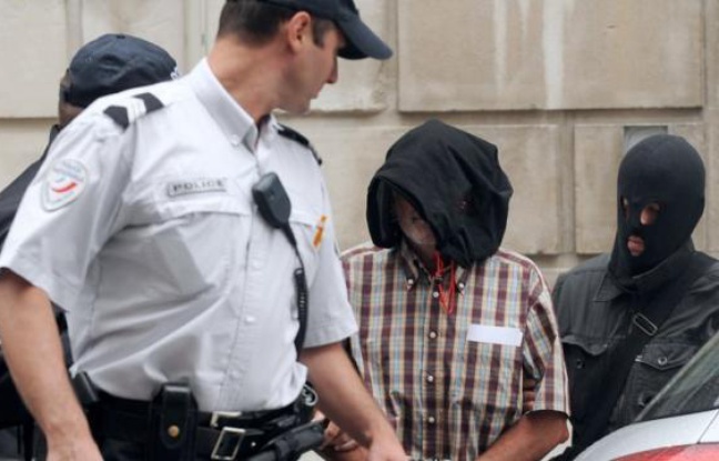 Juan Maria Mugica Dorronsoro, soupçonné de tentative d'attentat en 2001 contre l'ancien chef du gouvernement espagnol Jose Maria Aznar, arrêté mercredi au Pays basque français et visé par un mandat d'arrêt européen (MAE) émis par Madrid, a été placé jeudi en détention provisoire par la cour d'appel de Pau. Juan Maria Mugica Dorronsoro, soupçonné de tentative d'attentat en 2001 contre l'ancien chef du gouvernement espagnol Jose Maria Aznar, arrêté mercredi au Pays basque français et visé par un mandat d'arrêt européen (MAE) émis par Madrid, a été placé jeudi en détention provisoire par la cour d'appel de Pau.