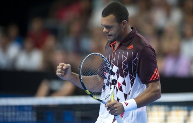 Jo-Wilfried Tsonga, tête de série N.1 et N.8 mondial, s'est qualifié pour les quarts de finale du tournoi de Metz en battant son compatriote Clément Reix 6-3, 6-3, mercredi. Jo-Wilfried Tsonga, tête de série N.1 et N.8 mondial, s'est qualifié pour les quarts de finale du tournoi de Metz en battant son compatriote Clément Reix 6-3, 6-3, mercredi.