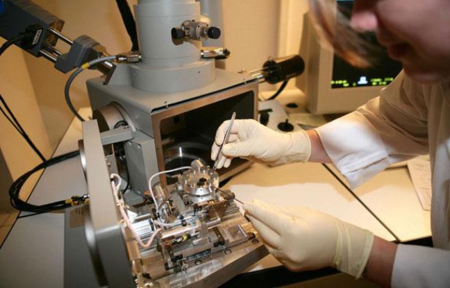 Du matériel de la police scientifique, servant notamment dans les analyses ADN. Du matériel de la police scientifique, servant notamment dans les analyses ADN.