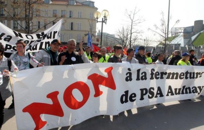 LL'arrêt de la production à l'usine PSA d'Aulnay à l'horizon 2014, qui pourrait être annoncé jeudi, était inscrit dans un scénario révélé à grand fracas par la CGT en juin 2011 et finalement appliqué à la lettre par le constructeur, malgré la mobilisation des syndicats depuis un an. LL'arrêt de la production à l'usine PSA d'Aulnay à l'horizon 2014, qui pourrait être annoncé jeudi, était inscrit dans un scénario révélé à grand fracas par la CGT en juin 2011 et finalement appliqué à la lettre par le constructeur, malgré la mobilisation des syndicats depuis un an.