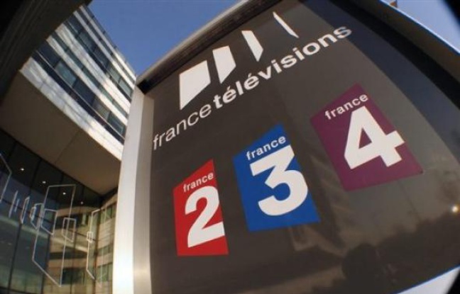 Mercredi, une source proche de l'enquête a indiqué qu'un courrier similaire avec une balle était parvenu au PDG Nonce Paolini au siège de TF1 à Boulogne-Billancourt (Hauts-de-Seine). France Télévisions a également indiqué avoir reçu la même missive. Mercredi, une source proche de l'enquête a indiqué qu'un courrier similaire avec une balle était parvenu au PDG Nonce Paolini au siège de TF1 à Boulogne-Billancourt (Hauts-de-Seine). France Télévisions a également indiqué avoir reçu la même missive.