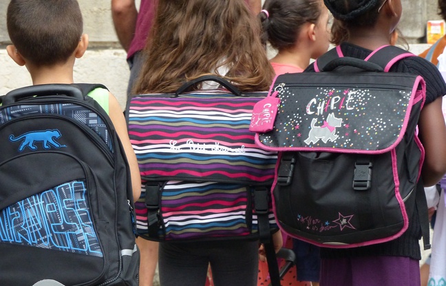 La Prévention routière veut rendre obligatoire les bandes fluos sur les cartables des enfants. La Prévention routière veut rendre obligatoire les bandes fluos sur les cartables des enfants.