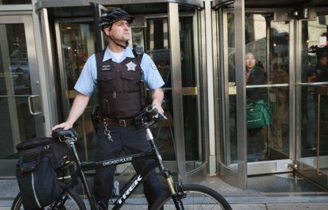 Trois militants arrêtés pour terrorisme projetaient un attentat contre le quartier général de campagne du président américain Barack Obama à Chicago, lors des manifestations organisées en marge du sommet de l'Otan de dimanche et lundi, a-t-on appris de source judiciaire. Trois militants arrêtés pour terrorisme projetaient un attentat contre le quartier général de campagne du président américain Barack Obama à Chicago, lors des manifestations organisées en marge du sommet de l'Otan de dimanche et lundi, a-t-on appris de source judiciaire.