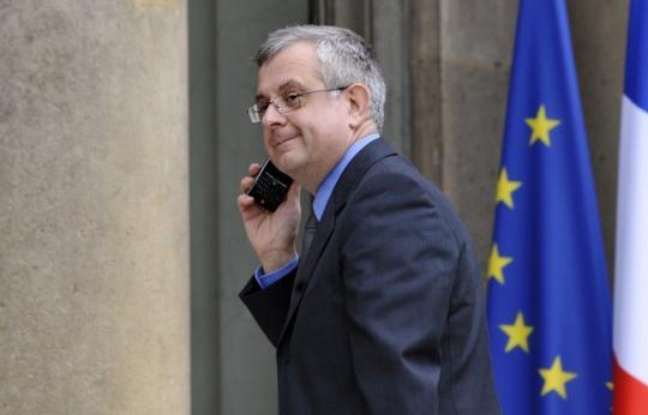 Le parquet de Paris a ouvert une enquête préliminaire après une plainte pour corruption et trafic d'influence visant notamment l'ancien secrétaire général de l'Elysée Xavier Musca, qui a riposté en annonçant samedi une plainte pour dénonciation calomnieuse. Le parquet de Paris a ouvert une enquête préliminaire après une plainte pour corruption et trafic d'influence visant notamment l'ancien secrétaire général de l'Elysée Xavier Musca, qui a riposté en annonçant samedi une plainte pour dénonciation calomnieuse.