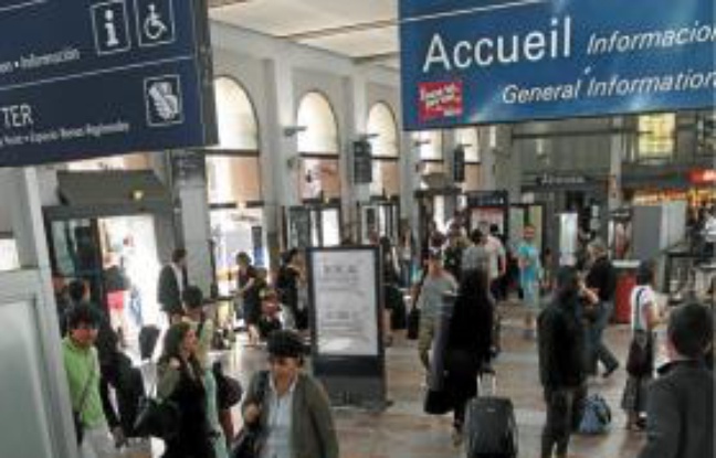 Le débat s'est invité lundi en gare de Montpellier. Le débat s'est invité lundi en gare de Montpellier.