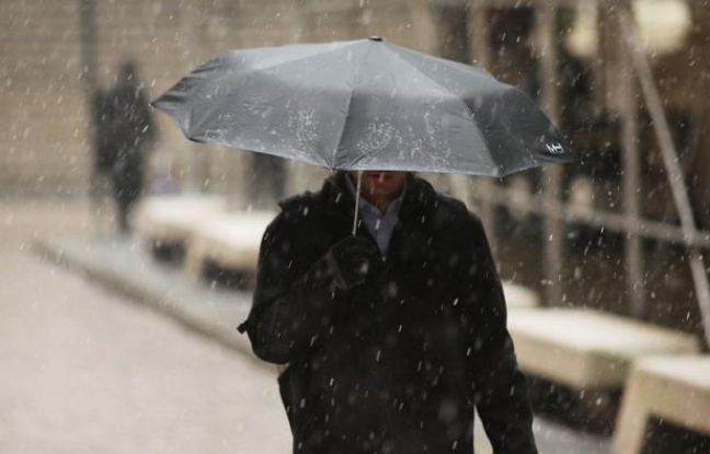 Une "tempête hivernale majeure" devrait frapper vendredi le nord-est des Etats-Unis, avec de fortes chutes de neige assorties par endroits de vents violents, a annoncé jeudi la météo nationale, parlant d'une tempête "potentiellement historique". Une "tempête hivernale majeure" devrait frapper vendredi le nord-est des Etats-Unis, avec de fortes chutes de neige assorties par endroits de vents violents, a annoncé jeudi la météo nationale, parlant d'une tempête "potentiellement historique".
