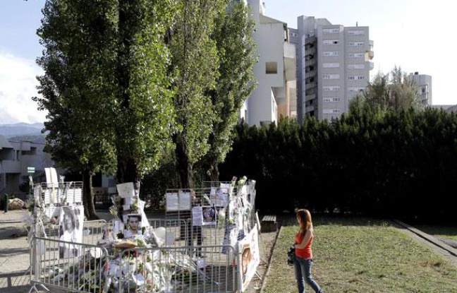 Le lieu où Kevin et Sofiane, deux amis d'enfance de 21 ans ont été tués le 28 septembre dans le parc Maurice-Thorez a Echirolles, dans la banlieue de Grenoble Le lieu où Kevin et Sofiane, deux amis d'enfance de 21 ans ont été tués le 28 septembre dans le parc Maurice-Thorez a Echirolles, dans la banlieue de Grenoble