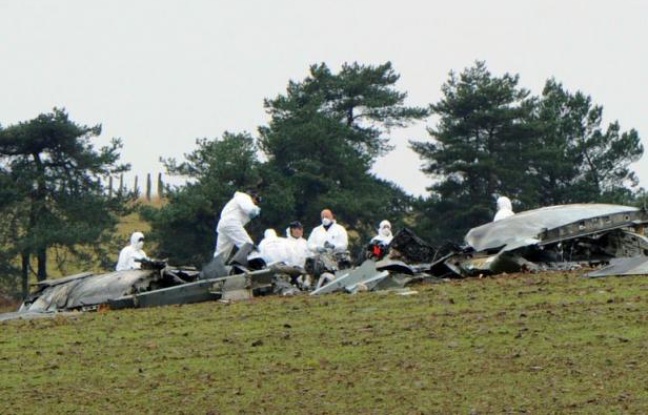 Les corps des 6 personnes décédées vendredi dans le crash d'un avion de transport de fret militaire algérien en Lozère ont été tous été retrouvés, après la découverte des cadavres de deux victimes samedi en fin d'après-midi lors du relevage de la carlingue. Les corps des 6 personnes décédées vendredi dans le crash d'un avion de transport de fret militaire algérien en Lozère ont été tous été retrouvés, après la découverte des cadavres de deux victimes samedi en fin d'après-midi lors du relevage de la carlingue.