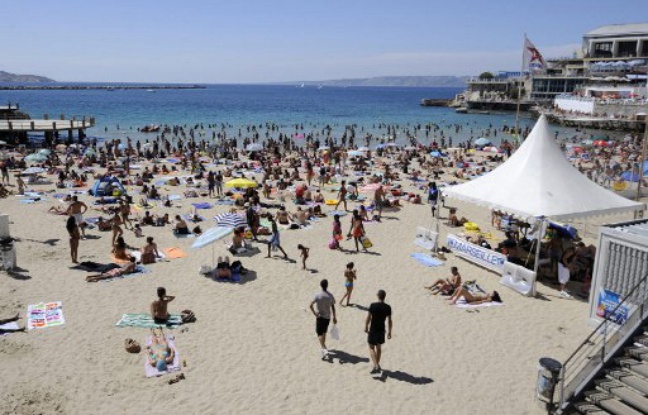 Marseille, le 1er août 2010. Deux viols ont été commis sur la plage des Catalans en juillet 2010. Marseille, le 1er août 2010. Deux viols ont été commis sur la plage des Catalans en juillet 2010.