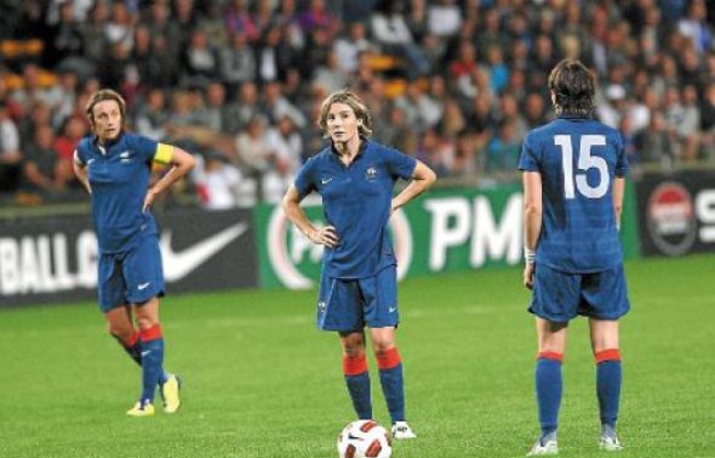 Sandrine Soubeyrand, Sonia Bompastor et les Bleues sont en Alsace pour se préparer physiquement pour les JO. Sandrine Soubeyrand, Sonia Bompastor et les Bleues sont en Alsace pour se préparer physiquement pour les JO.