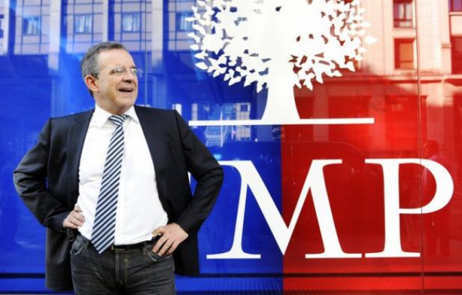 Le collectif de la droite populaire (aile droite de l'UMP) a présenté mercredi une motion résumant les orientations et priorités qu'il entend promouvoir jusqu'au congrès du parti en novembre où il compte démontrer sa popularité et se constituer en mouvement. Le collectif de la droite populaire (aile droite de l'UMP) a présenté mercredi une motion résumant les orientations et priorités qu'il entend promouvoir jusqu'au congrès du parti en novembre où il compte démontrer sa popularité et se constituer en mouvement.