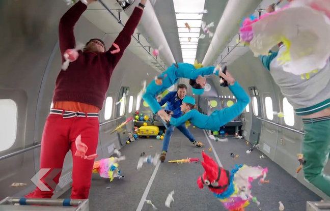 Le groupe «OK Go» défie la gravité dans le clip d'Upside Down & Inside Out Le groupe «OK Go» défie la gravité dans le clip d'Upside Down & Inside Out
