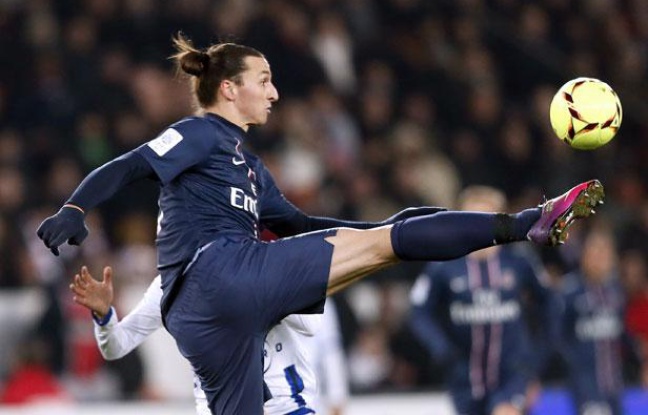 Zlatan Ibrahimovic, l'attaquant du PSG, le 8 février 2013, contre Bastia. Zlatan Ibrahimovic, l'attaquant du PSG, le 8 février 2013, contre Bastia.