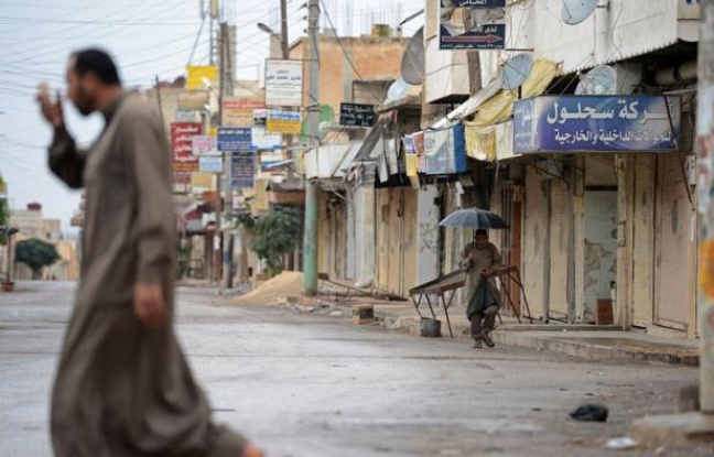 Cécile Aslanian est responsable de projet à Médecins sans frontières (MSF), pour qui elle a passé trois mois à installer un troisième hôpital de campagne dans le nord de la Syrie, où le régime de Bachar Al-Assad continue de refuser toute aide humanitaire à la population. Cécile Aslanian est responsable de projet à Médecins sans frontières (MSF), pour qui elle a passé trois mois à installer un troisième hôpital de campagne dans le nord de la Syrie, où le régime de Bachar Al-Assad continue de refuser toute aide humanitaire à la population.