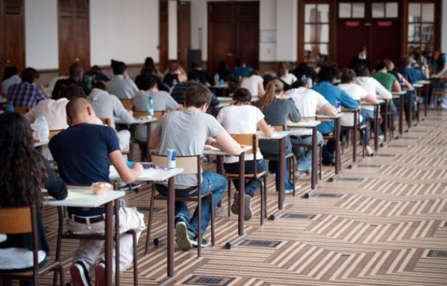 L'emblématique épreuve de philosophie a donné lundi le coup d'envoi du baccalauréat, qui concerne plus de 700.000 candidats toutes séries confondues, lors d'une édition 2012 placée sous surveillance renforcée après les fraudes de l'an dernier. L'emblématique épreuve de philosophie a donné lundi le coup d'envoi du baccalauréat, qui concerne plus de 700.000 candidats toutes séries confondues, lors d'une édition 2012 placée sous surveillance renforcée après les fraudes de l'an dernier.