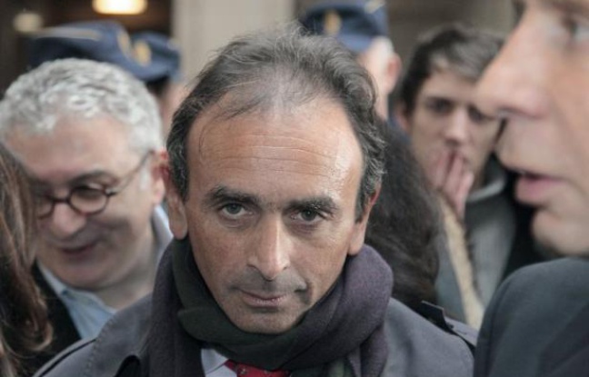 Après les critiques de ses propos virulents contre la ministre de la Justice Christiane Taubira, le polémiste Eric Zemmour s'est posé lundi en victime "des professionnels de l'indignation tarifée", à la veille de comparaître dans un nouveau procès pour diffamation. Après les critiques de ses propos virulents contre la ministre de la Justice Christiane Taubira, le polémiste Eric Zemmour s'est posé lundi en victime "des professionnels de l'indignation tarifée", à la veille de comparaître dans un nouveau procès pour diffamation.