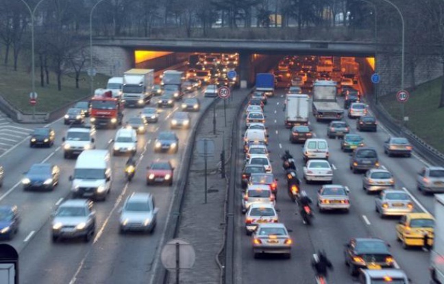 Jusqu'à 95% des citadins européens respirent un air trop pollué, principalement par les particules fines, relève l'Agence européenne pour l'Environnement (AEE) qui se base sur les critères de l'Organisation mondiale de la santé (OMS), dans un rapport publié lundi. Jusqu'à 95% des citadins européens respirent un air trop pollué, principalement par les particules fines, relève l'Agence européenne pour l'Environnement (AEE) qui se base sur les critères de l'Organisation mondiale de la santé (OMS), dans un rapport publié lundi.